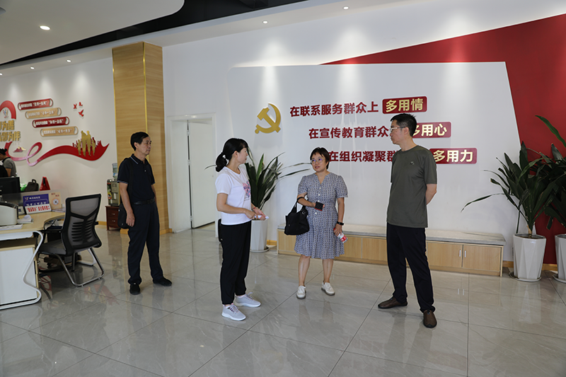市科協(xié)領(lǐng)導(dǎo)赴西區(qū)動(dòng)力站社區(qū)調(diào)研科普園地建設(shè)  強(qiáng)調(diào)以科普助力共同富裕
